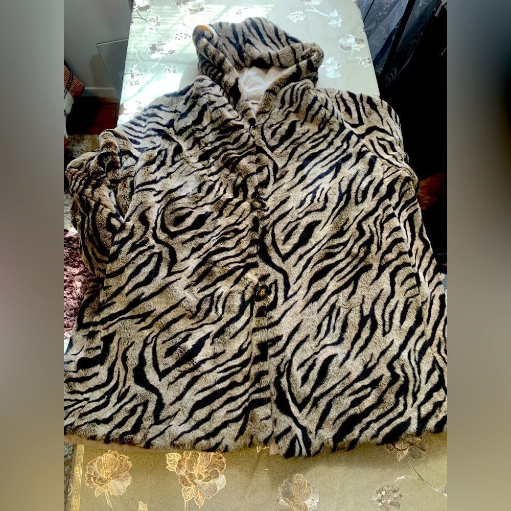 Super warm Faux Fur woman plus size 2 XL coat